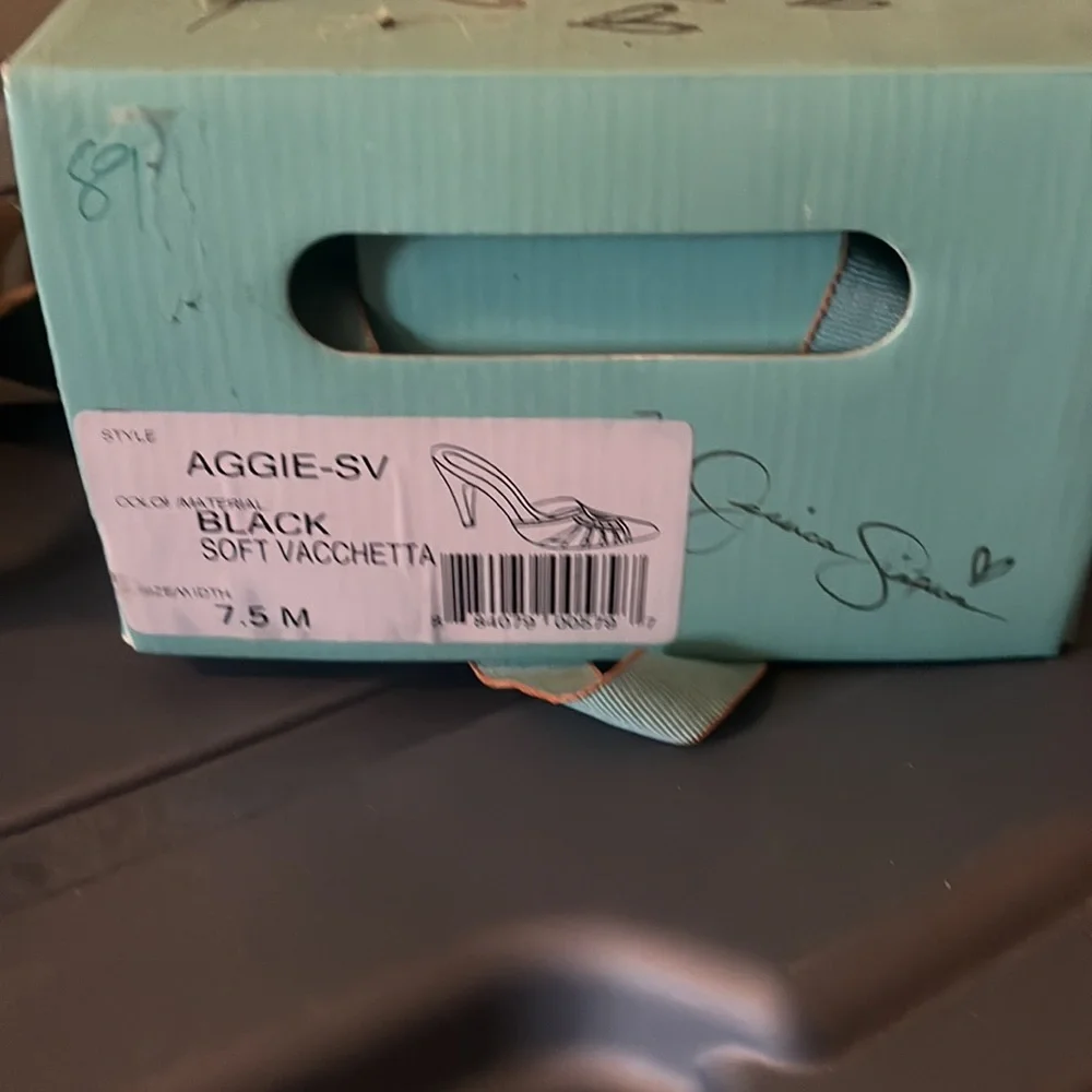 Jessica Simpson Black Heels - Picture 4 of 4